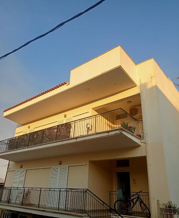 Όμορφο Και Ευρύχωρο Διαμέρισμα Με Θέα! Nafplio Exterior foto